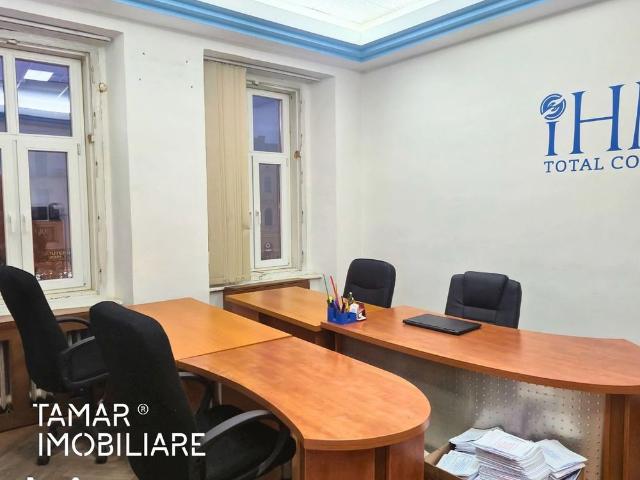 De închiriat – apartament central, Bulevardul Revoluției