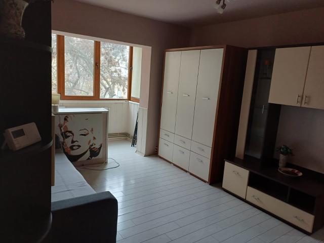 De închiriat apartament cu 2 camere – Zona Olimpia