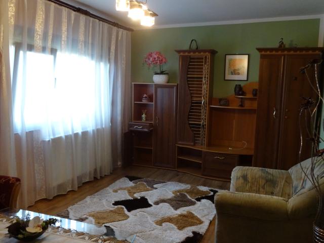 De închiriat apartament cu 2 camere – Zona Aradului