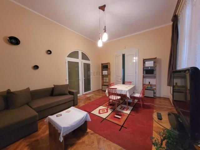 De inchiriat apartament cu 2 camere in zona UMF