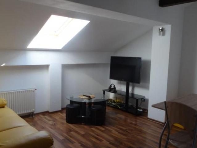 De inchiriat apartament cu 2 camere la mansarda noua Piata Unirii, Timis