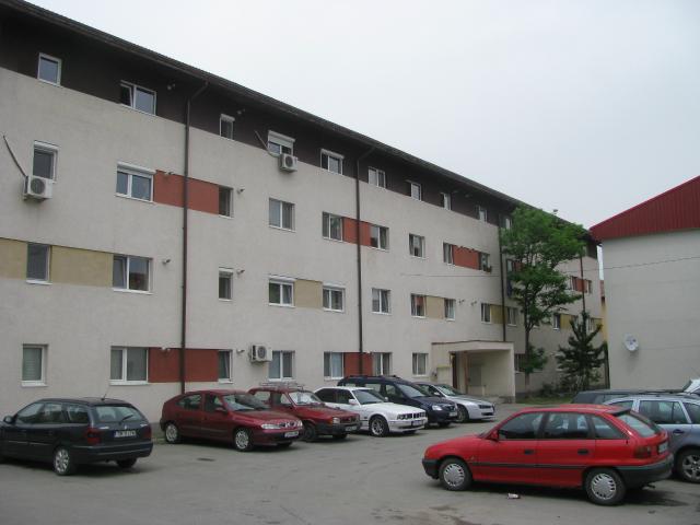 De închiriat apartament cu 2 camere nemobilat – Zona Lipovei
