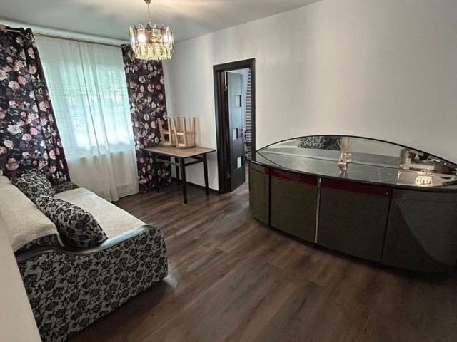 De inchiriat apartament cu 2 camere, recent renovat, mobilat si utilat