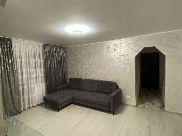 De inchiriat apartament cu 2 camere si balcon,mobilat,utilat 250€\luna