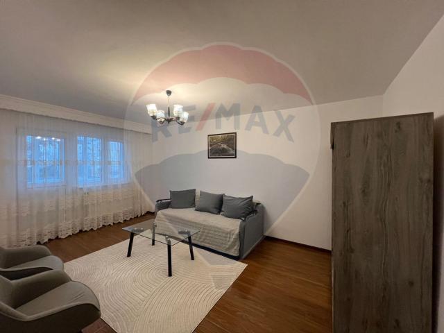 de inchiriat apartament cu 2 camere strada 9 mai piața centrală