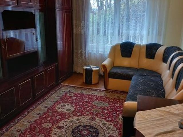 De inchiriat apartament cu 3 camere