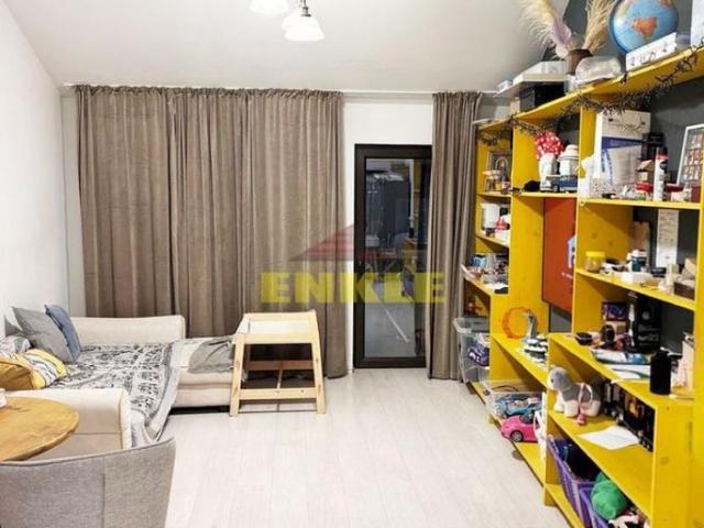 De inchiriat apartament cu 3 camere, zona Carrefour
