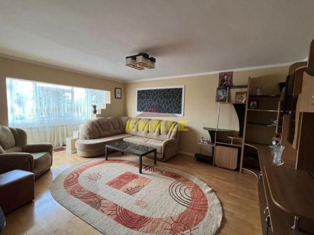 De inchiriat apartament cu 3 camere, Zona Stejari