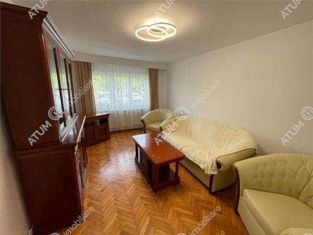 De inchiriat apartament cu 3 camere decomandate in zona Vasile Aaron din Sibiu