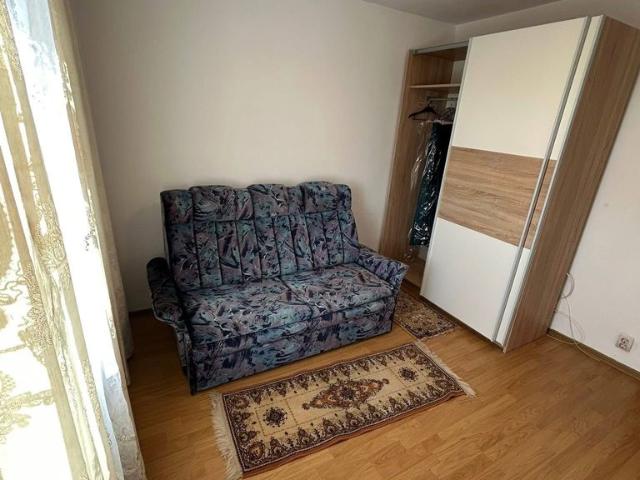 De inchiriat apartament cu 3 camere, etajul 3, mobilat și utilat 250e