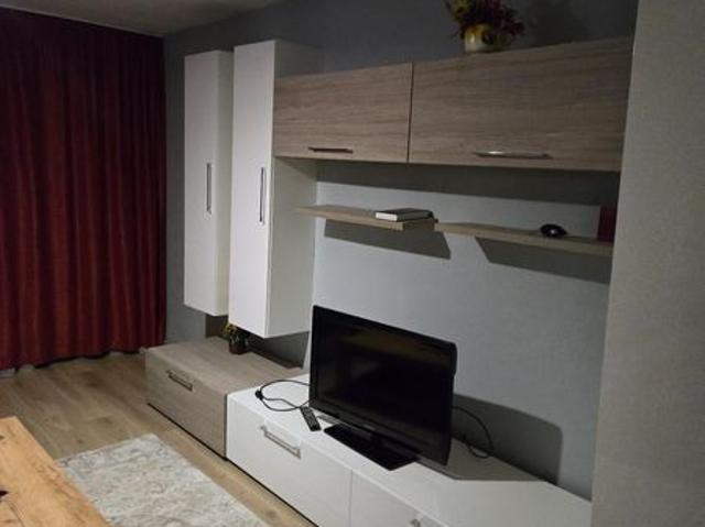 De închiriat apartament cu 3 camere în Tudor str Livezeni