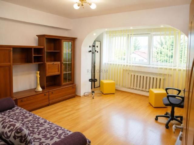 De inchiriat apartament cu 3 camere in Piata Cipariu
