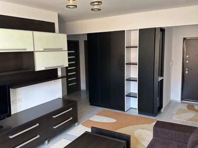De inchiriat Apartament cu 3 camere in Pitesti cu vedere la padure