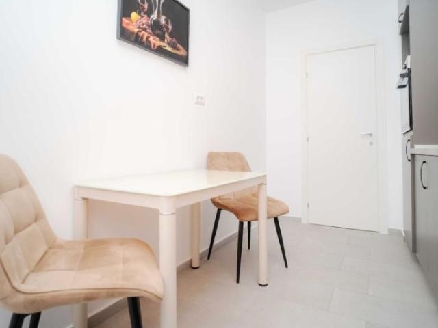 DE INCHIRIAT, APARTAMENT CU LOC DE PARCARE, PODU ROS