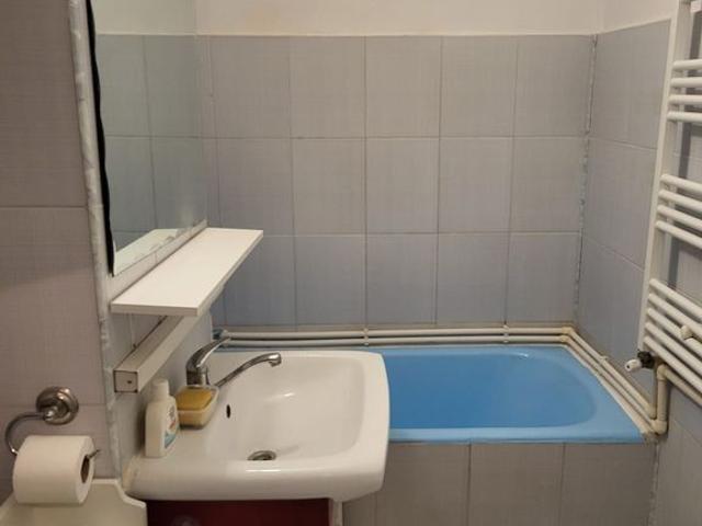 De inchiriat apartament cu o camera Tiglina 1, etaj 1/7.