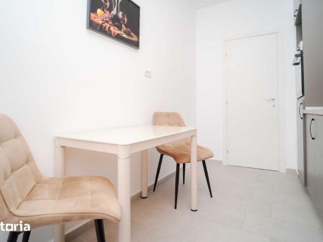 De inchiriat, apartament decomandat + parcare, Zona Piata Nicolina
