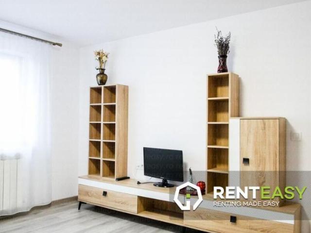 De inchiriat! Apartament la casa cu trei camere situat in zona Podu de Fier