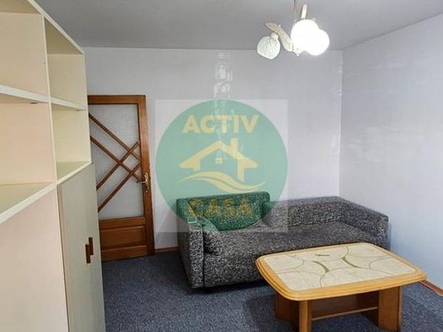 De inchiriat apartament la parter cu balcon 2 camere