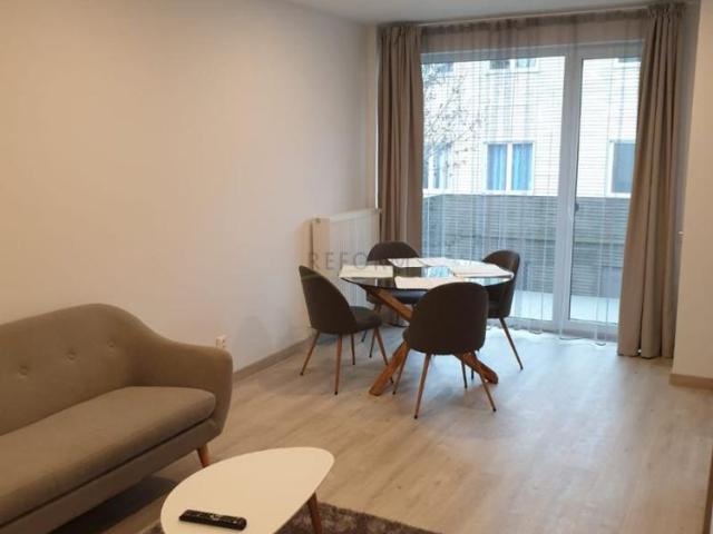 De inchiriat apartament modern, cu 2 camere, ultracentral