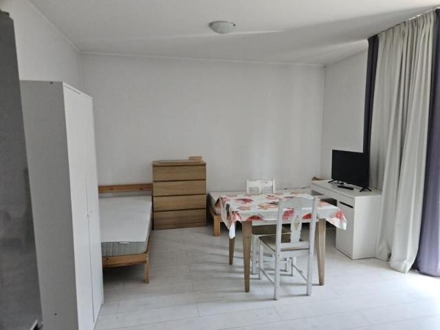 De inchiriat garsoniera langa UMF