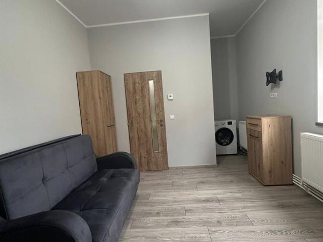 De inchiriat garsoniera, renovată,mobilata și utilata, etaj 2, 1000lei
