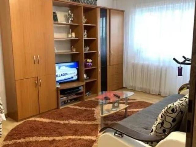 De inchiriat Garsoniera situata in zona Cetate. Pret inchiriere: 200 Euro/Luna