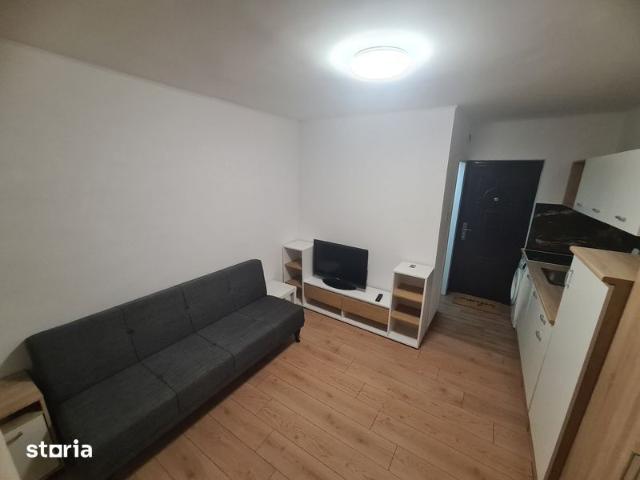 De inchiriat garsoniera strada Cerna etaj 3 220euro