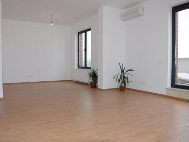 De inchiriat duplex 4 camere Lacul Tei