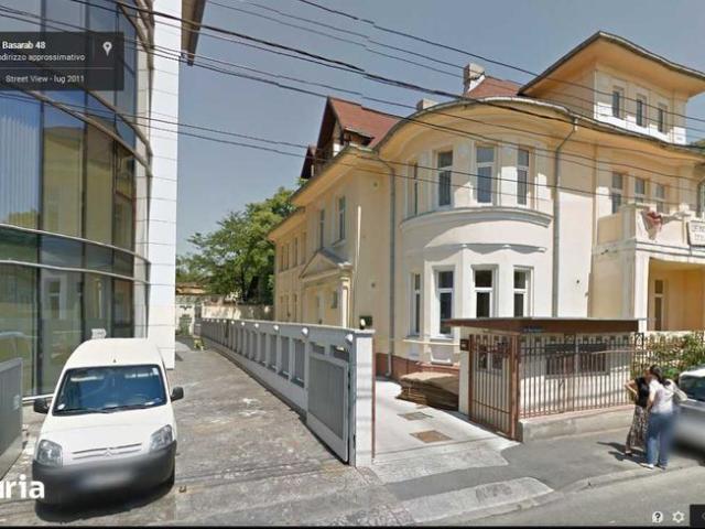 De inchiriat mansarda, 180 mp, in vila, la 5 minute de Unirii