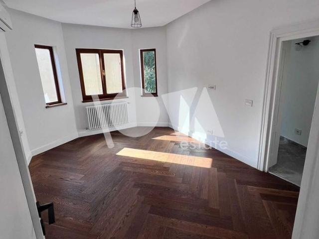 De închiriat: vilă Cotroceni 12 camere Louis Pasteur