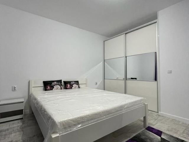 De închiriat vilă tip duplex cu gradina generoasa