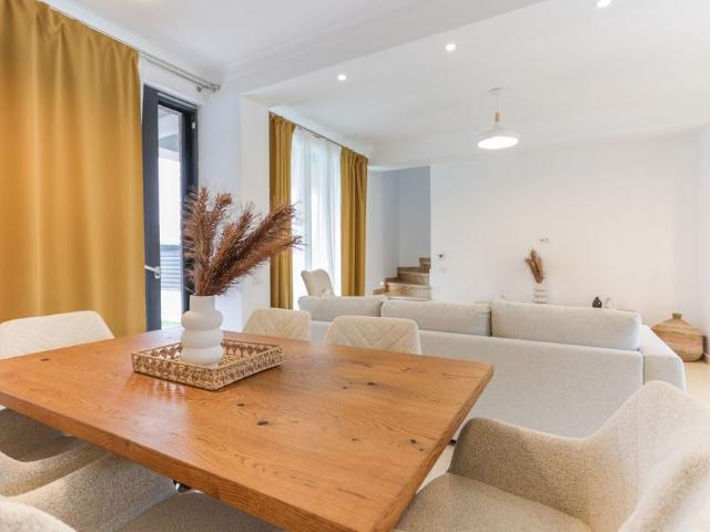 De Inchiriat | Vila 4 Camere | Tunari | Prima Inchiriere