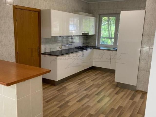 De inchiriat | Vila cu 4 camere | Erou Iancu Nicolae