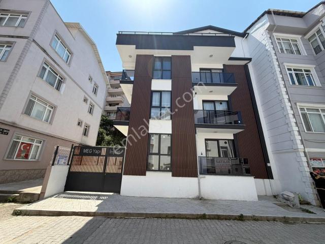 Değirmendere Merkezde 0 Binada Satılık 2+1 Giriş Ve Ara Kat