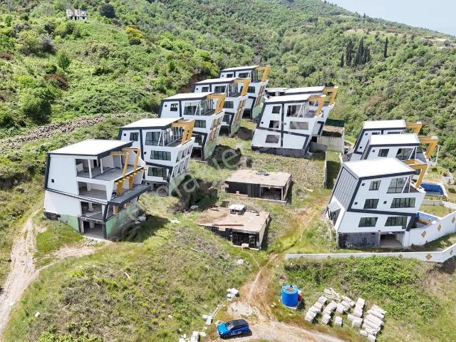 Değirmendere'de Satılık Her Katı Deniz Manzaralı Modern Villa
