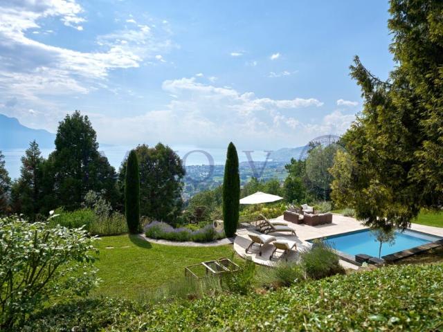 DE PRESTIGE AVEC PISCINE ET VUE PANORAMIQUE MEUBLEE