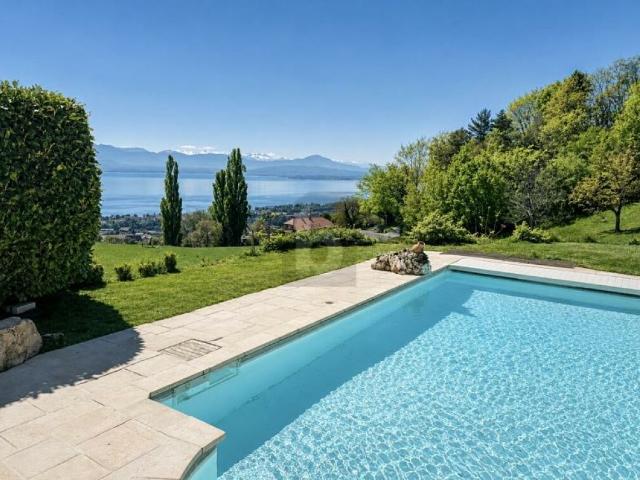 DE STANDING AVEC MAGNIFIQUE VUE ET PISCINE
