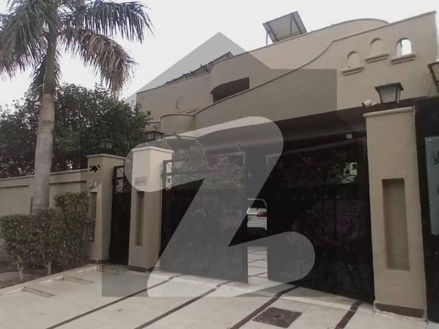Demanding 1 kanal house available for sale in izmir town lahore