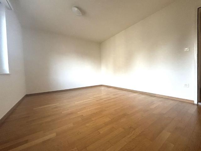 Demanding and flexible living in a sought after location!