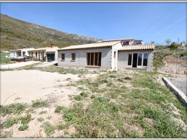Demandolx Gorges du Verdon, maison individuelle avec large garage Video disponible. Visite 3 et 4 juillet 7 et 8 aout
