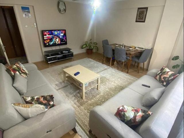 DEMET TARİHİ ASANSÖR YAKINI 3+1 DOĞALGAZ ARAKAT SATILIK DAİRE.