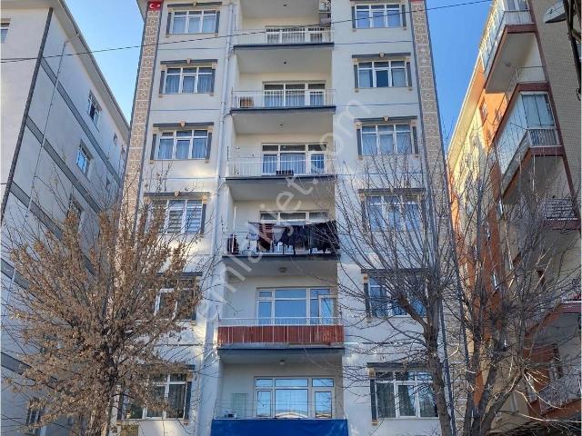 Demet Metroya Yürüme Mesafesinde 3+1 Satılık Katta Fırsat Daire