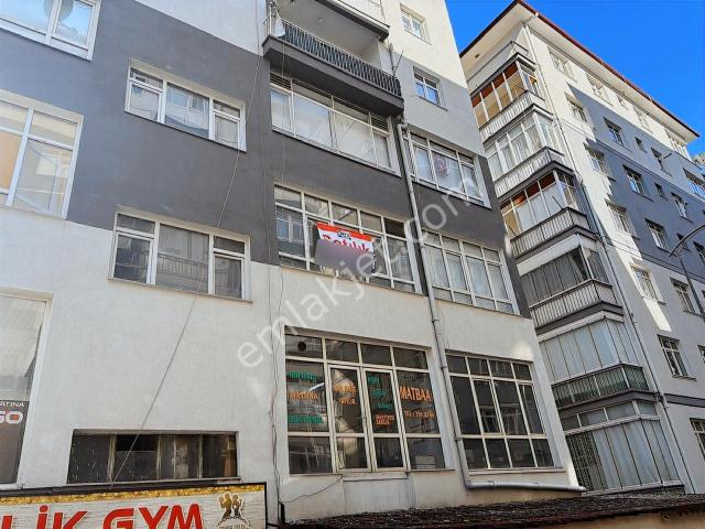 Demetevler Metroya 50m, İvedik Cd. Üzeri, 29 M² Satılık Dükkan !