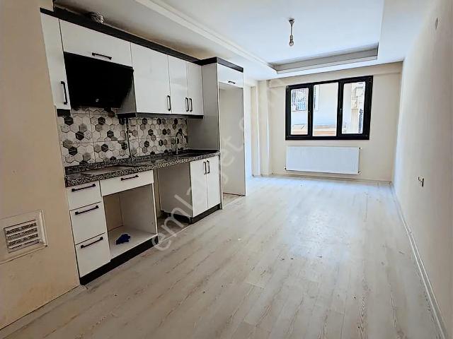 Demetten Gülyaka Mah 2+1 Yeni Bina Asansör Otopark Kiralık.