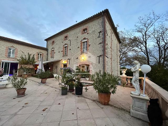Demeure Cadalen 7 pièce s 440 m² 440m² Cadalen