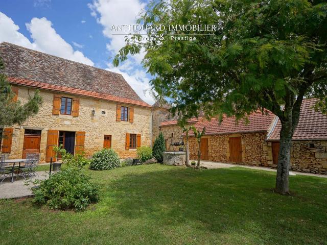Demeure du Xvii ème et ses 2 gîtes 165m² Lalinde