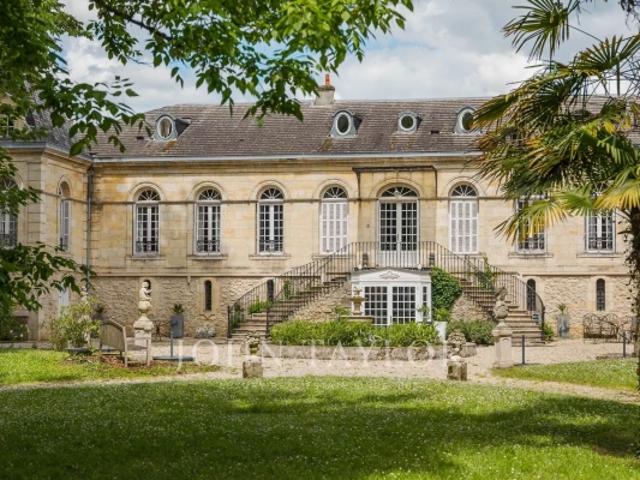 Demeure du XVIIIe siècle située à seulement 35 minutes de Bordeaux John Taylor