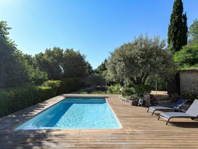Demeure du XIXe de 133 m² avec jardin et piscine à 8 kms d’U. 133m² Uzès