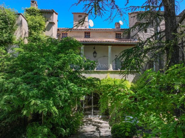 Demeure d’exception aux portes d’Uzès 327m² Uzès