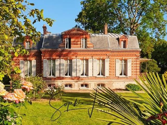Demeure de caractère à vendre à Bézu Saint Éloi – 9 pièces. 275m² Bézu Saint Eloi